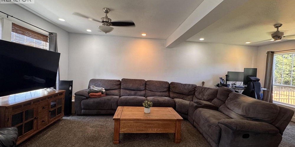 2630 CLARK STREET Terrace Photo 15