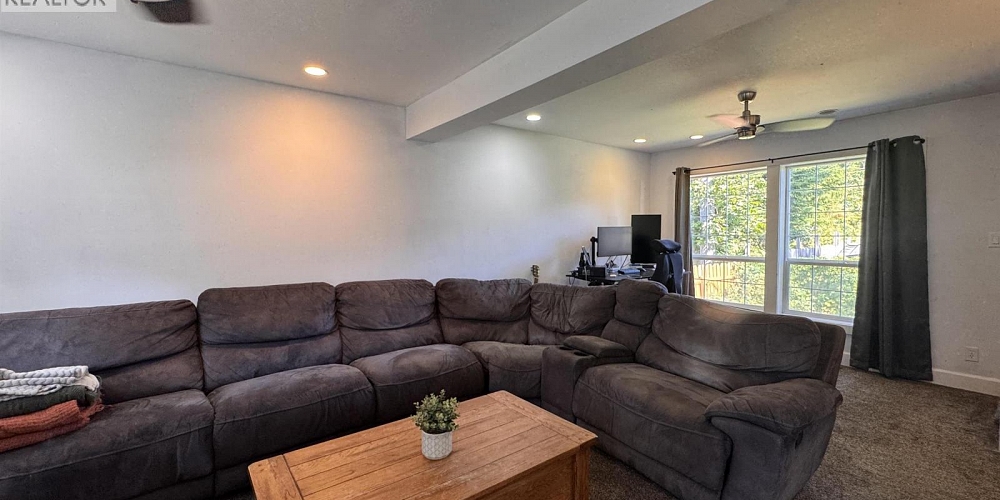 2630 CLARK STREET Terrace Photo 16