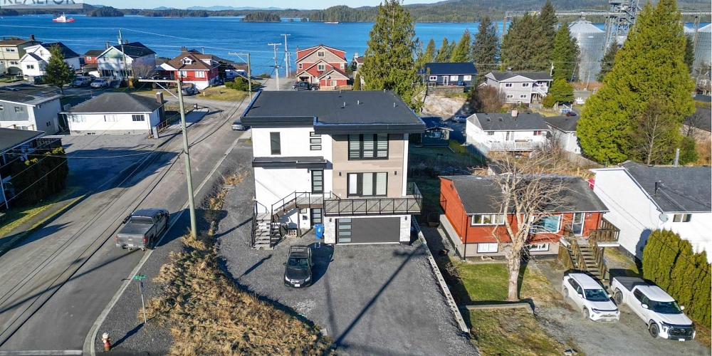 1644 W 2ND AVENUE Prince Rupert Photo 2