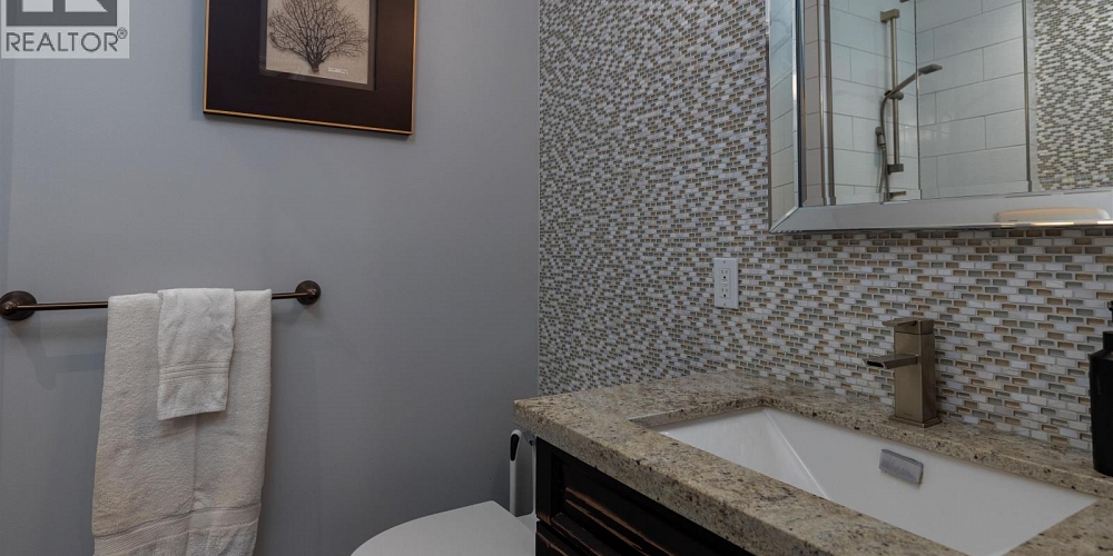 1920 LAUREL STREET Terrace Photo 14