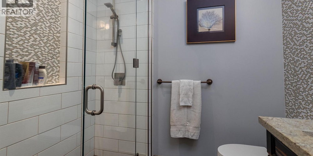 1920 LAUREL STREET Terrace Photo 15