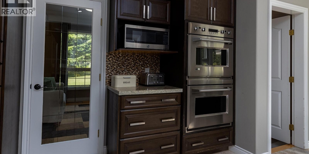 1920 LAUREL STREET Terrace Photo 4