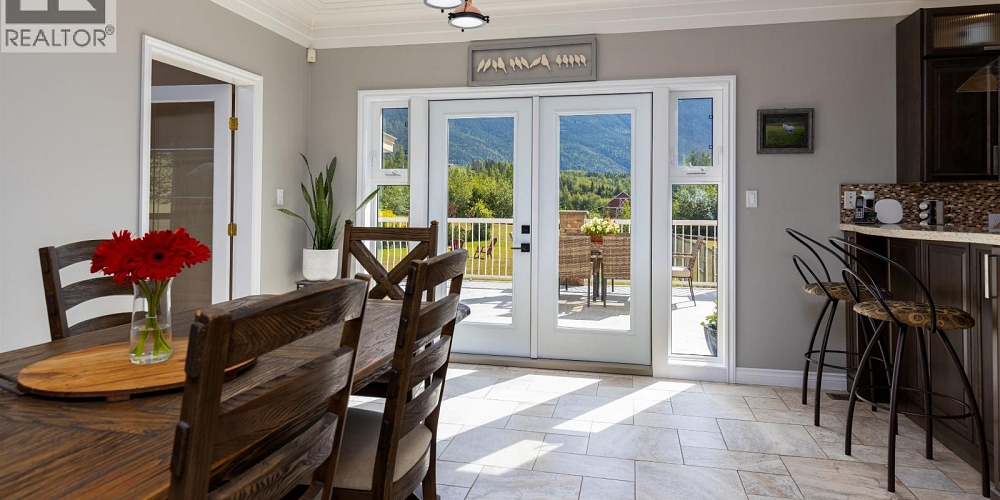 1920 LAUREL STREET Terrace Photo 6