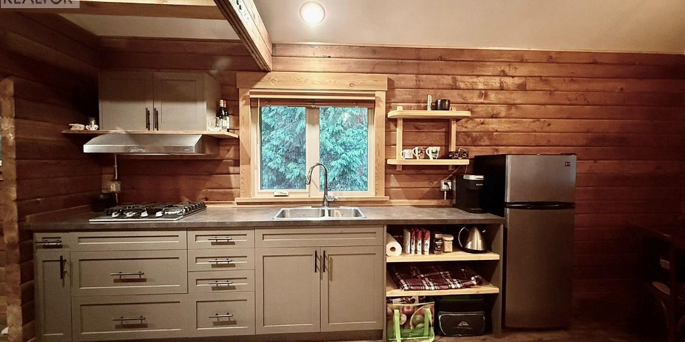 16398 16 HIGHWAY Terrace Photo 11