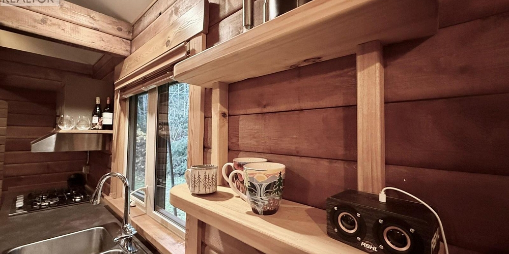 16398 16 HIGHWAY Terrace Photo 13