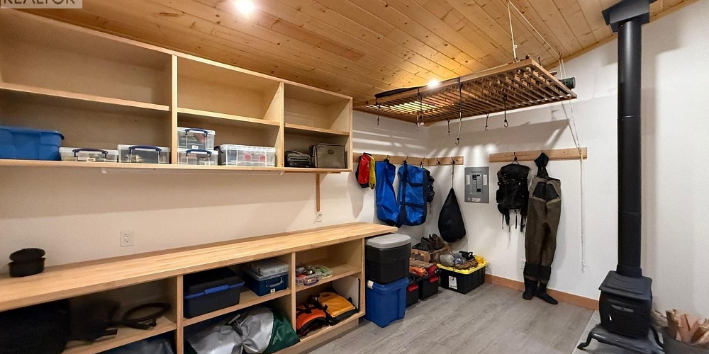 16398 16 HIGHWAY Terrace Photo 21