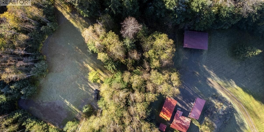 16398 16 HIGHWAY Terrace Photo 3