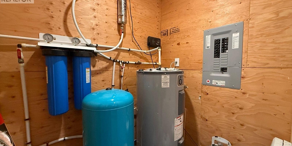 16398 16 HIGHWAY Terrace Photo 30