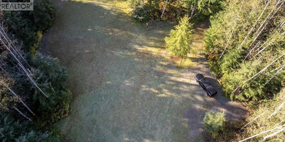 16398 16 HIGHWAY Terrace Photo 34