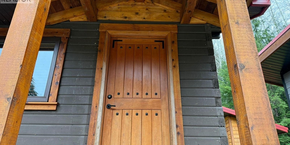 16398 16 HIGHWAY Terrace Photo 8