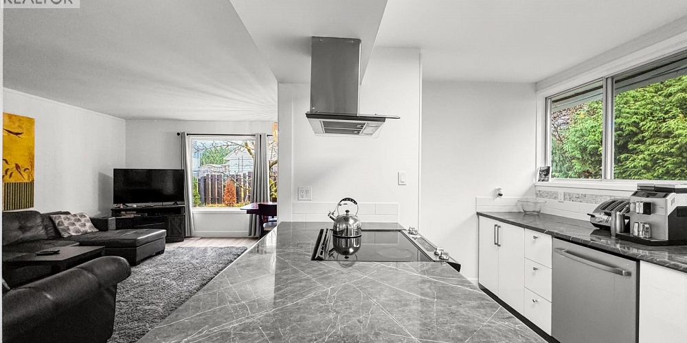 87 SWALLOW STREET Kitimat Photo 6