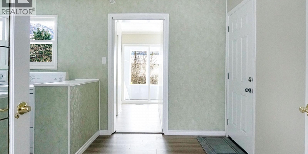 105 LILLOOET CRESCENT Kitimat Photo 9