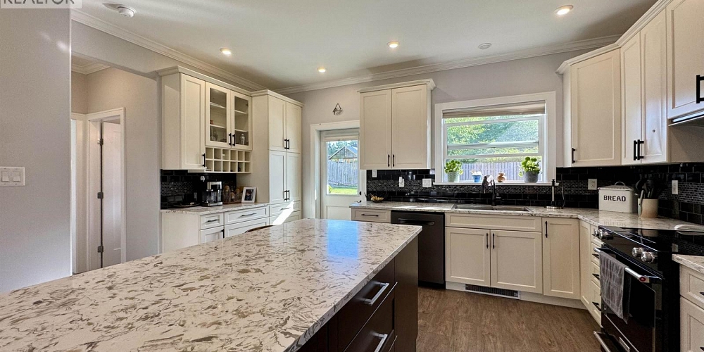 1005 EDWARD AVENUE Prince Rupert Photo 11