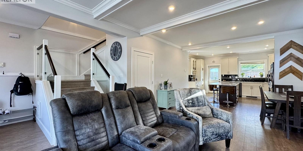 1005 EDWARD AVENUE Prince Rupert Photo 2