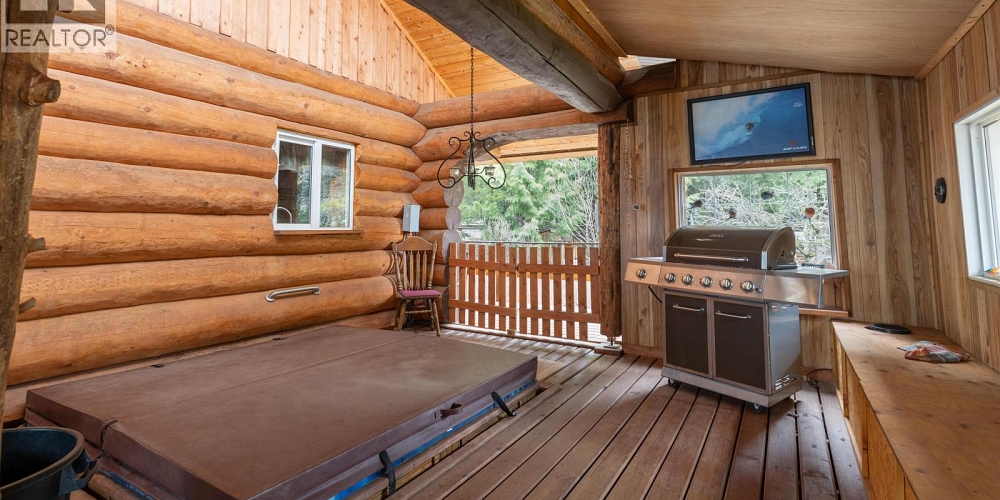 3981 DOBBIE STREET Terrace Photo 18