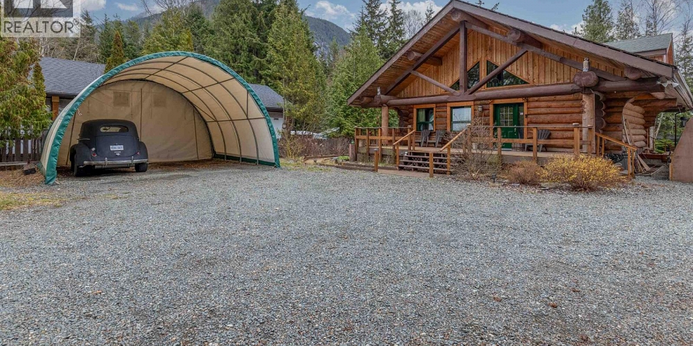 3981 DOBBIE STREET Terrace Photo 28