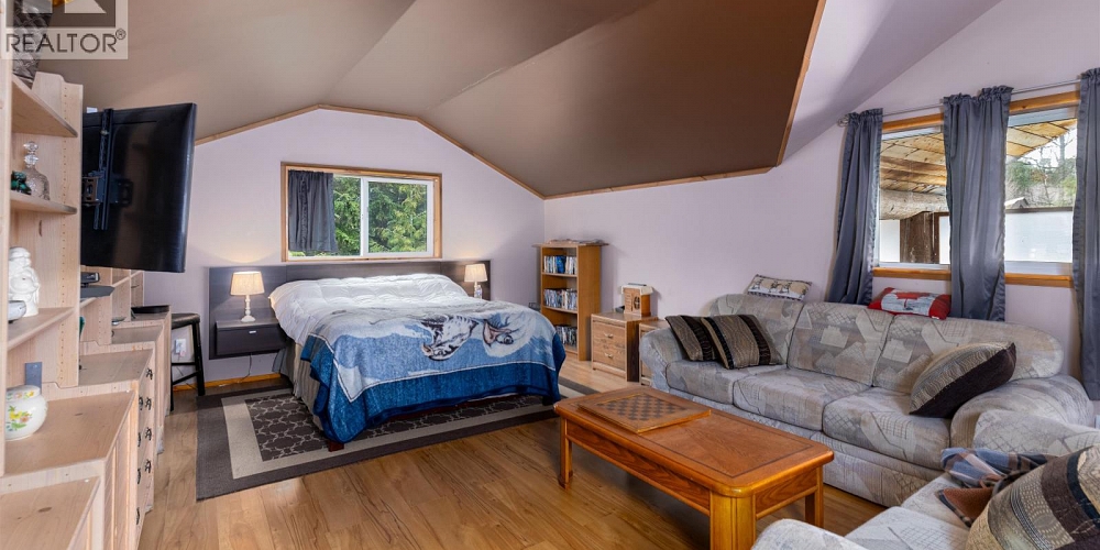 3981 DOBBIE STREET Terrace Photo 9