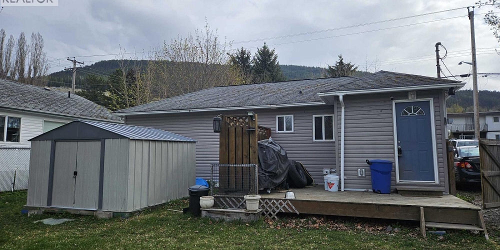 3515 KALUM STREET Terrace Photo 12