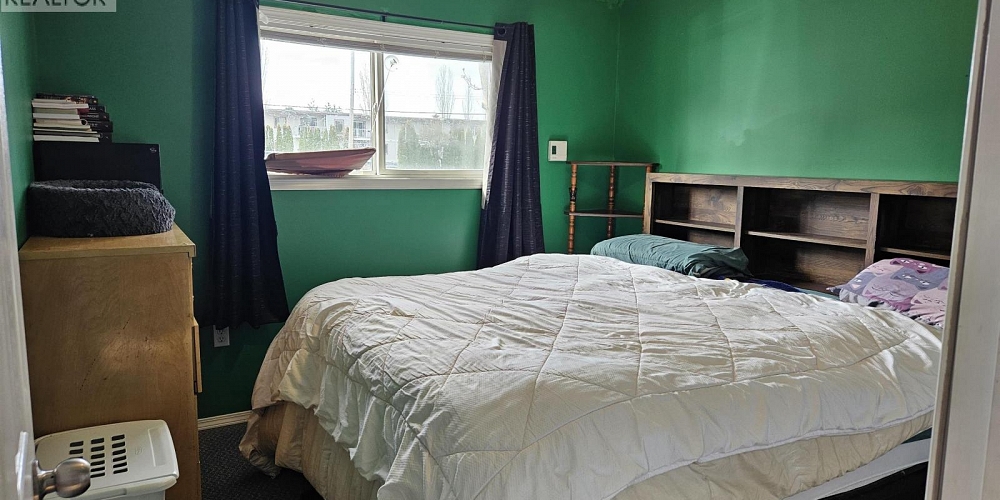 3515 KALUM STREET Terrace Photo 8