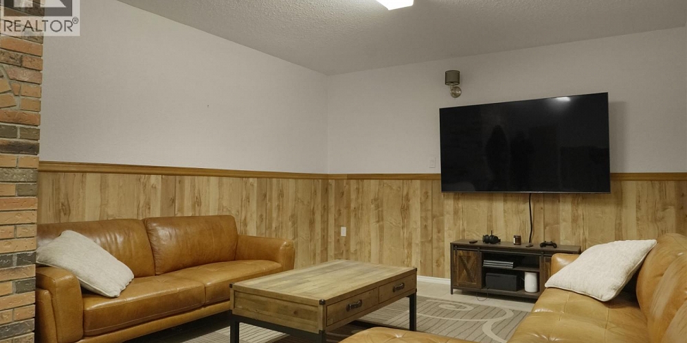 140 SMITH STREET Kitimat Photo 23