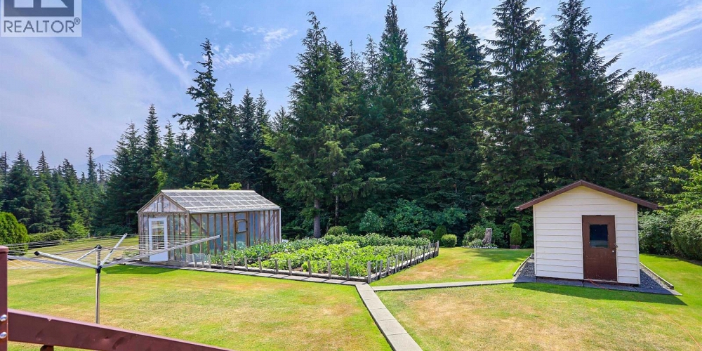 140 SMITH STREET Kitimat Photo 27