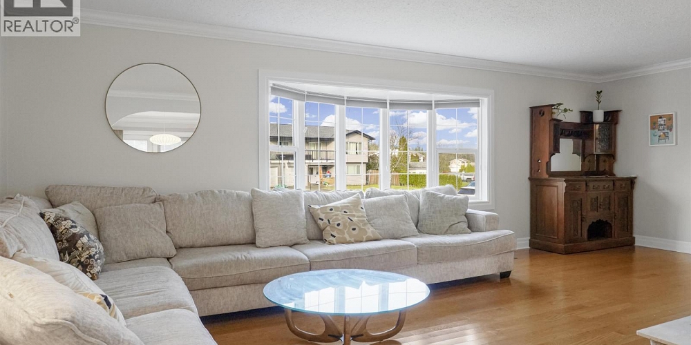 140 SMITH STREET Kitimat Photo 6