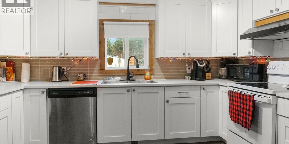 48 584 COLUMBIA AVENUE Kitimat Photo 7