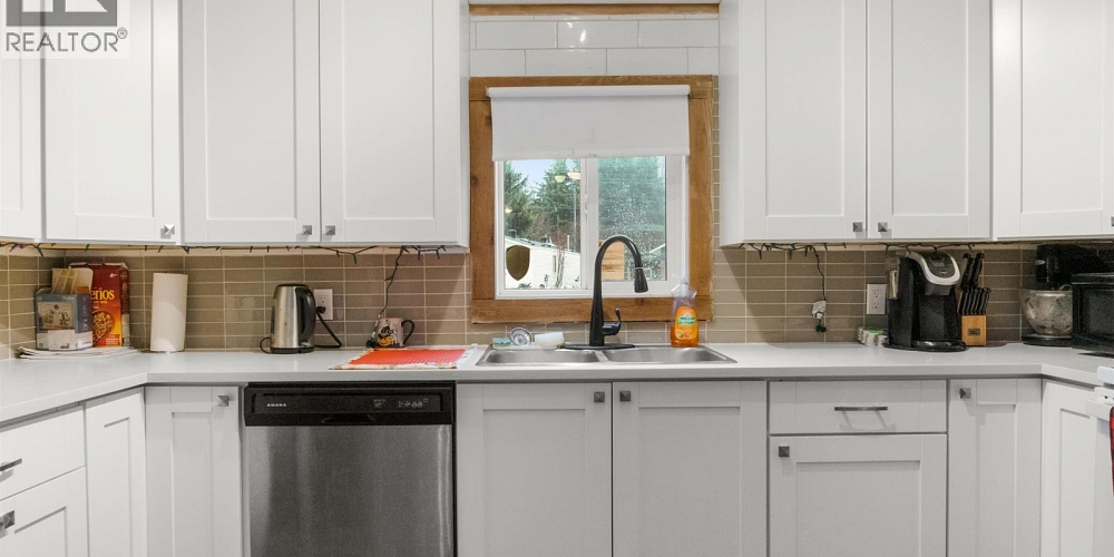 48 584 COLUMBIA AVENUE Kitimat Photo 8