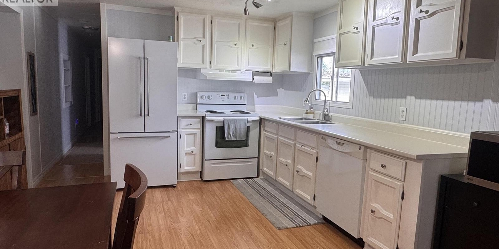 1 3889 MULLER AVENUE Terrace Photo 10