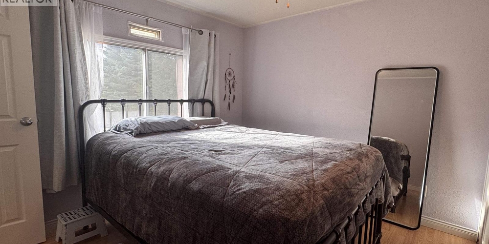 1 3889 MULLER AVENUE Terrace Photo 14