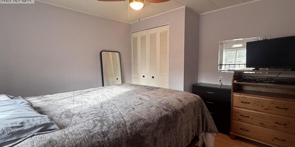 1 3889 MULLER AVENUE Terrace Photo 15