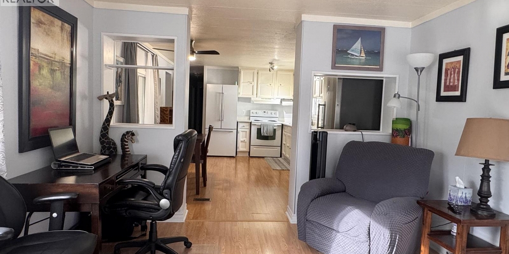 1 3889 MULLER AVENUE Terrace Photo 5