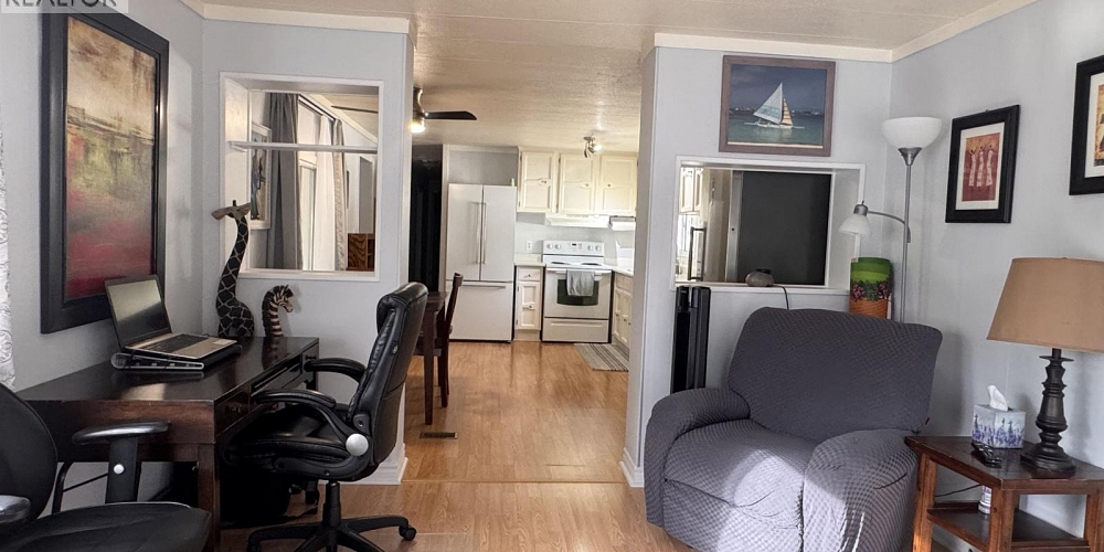 1 3889 MULLER AVENUE Terrace Photo 6