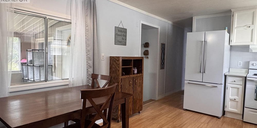 1 3889 MULLER AVENUE Terrace Photo 7