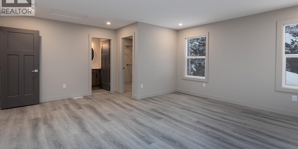 2 4007 BENNER STREET Terrace Photo 15