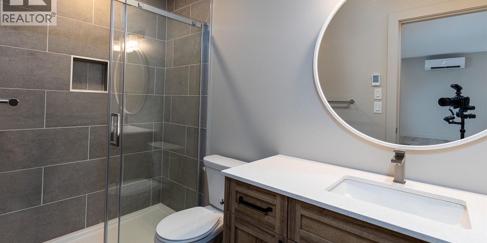 2 4007 BENNER STREET Terrace Photo 18