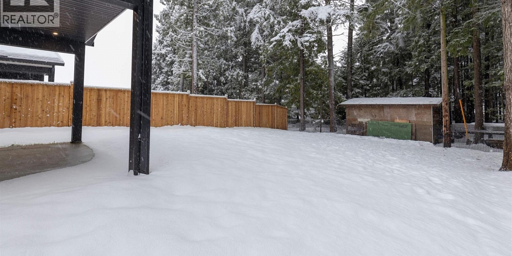 2 4007 BENNER STREET Terrace Photo 24