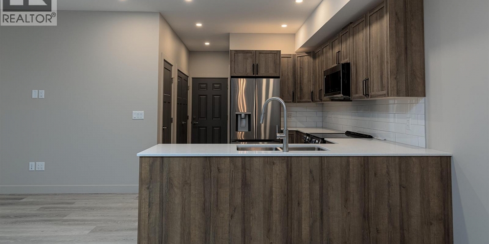 2 4007 BENNER STREET Terrace Photo 7