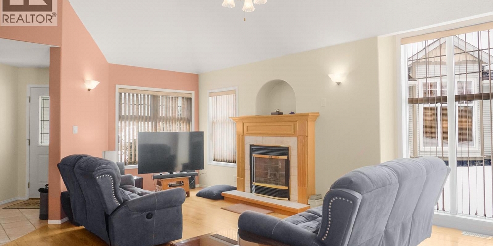 9 32 CREED STREET Kitimat Photo 3