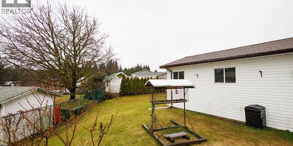 60 DUNN STREET Kitimat Photo 27