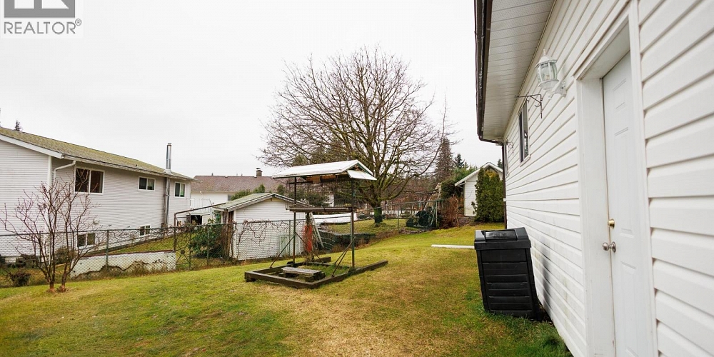 60 DUNN STREET Kitimat Photo 28