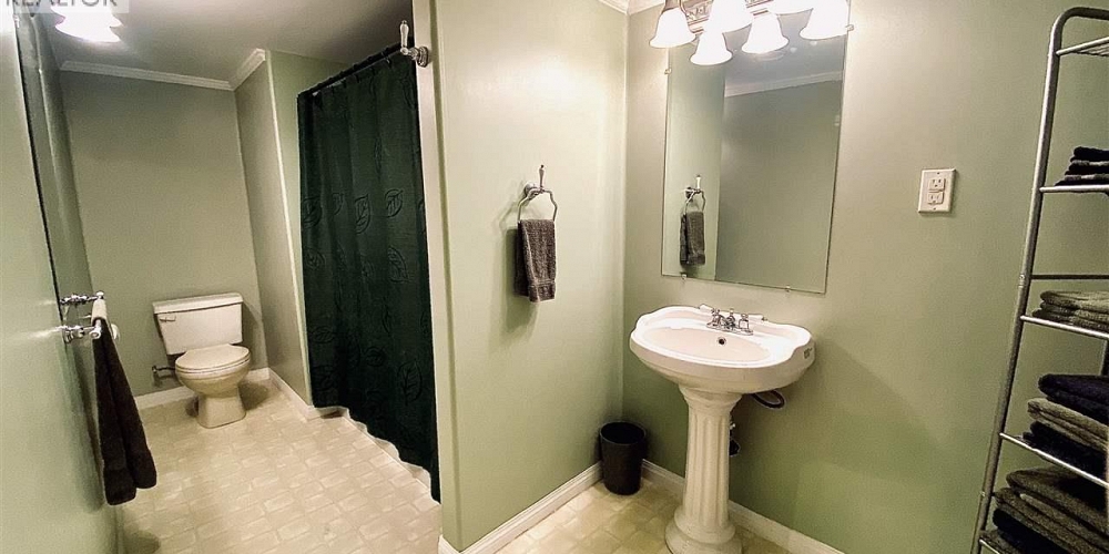 63 DUNN STREET Kitimat Photo 18