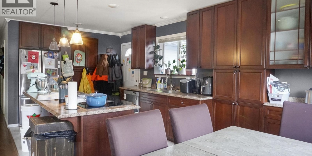 63 DUNN STREET Kitimat Photo 5