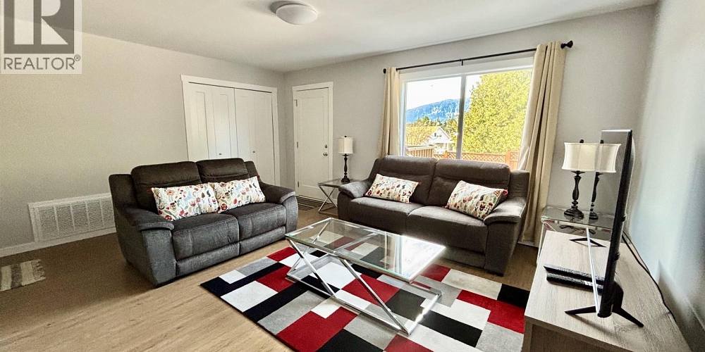 5 1425 NALABILA BOULEVARD Kitimat Photo 3