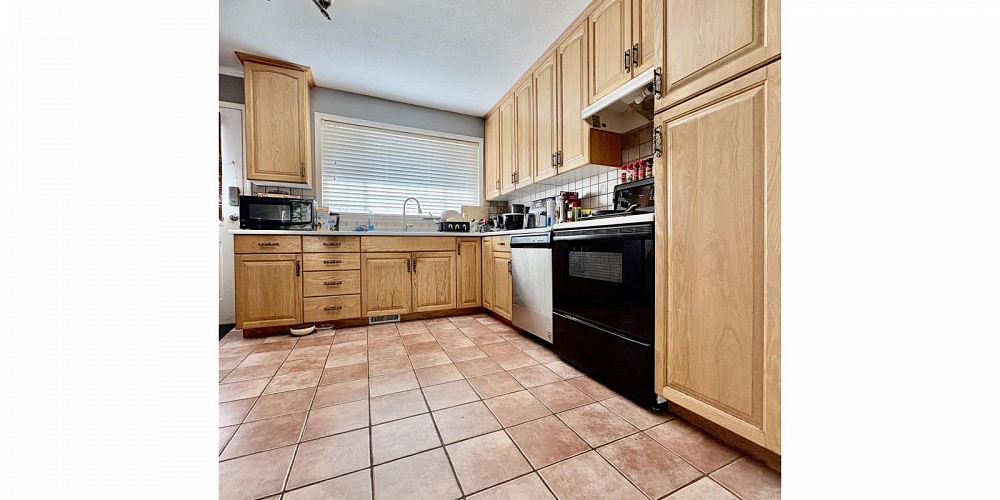 68 BABINE STREET Kitimat Photo 5