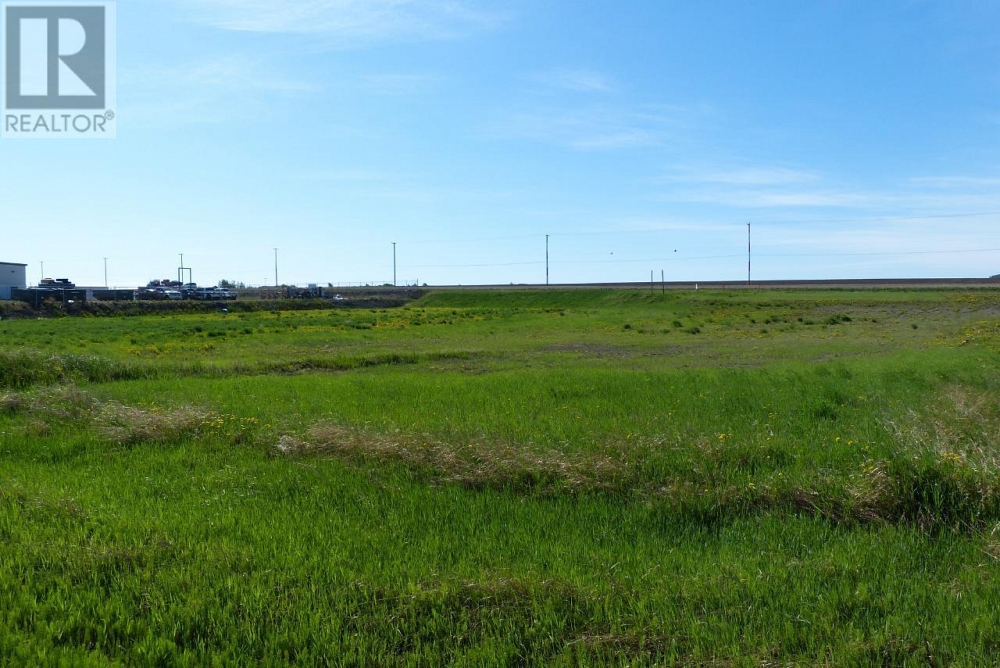 59 & 61 VIC TURNER AIRPORT Road Dawson Creek Photo 2