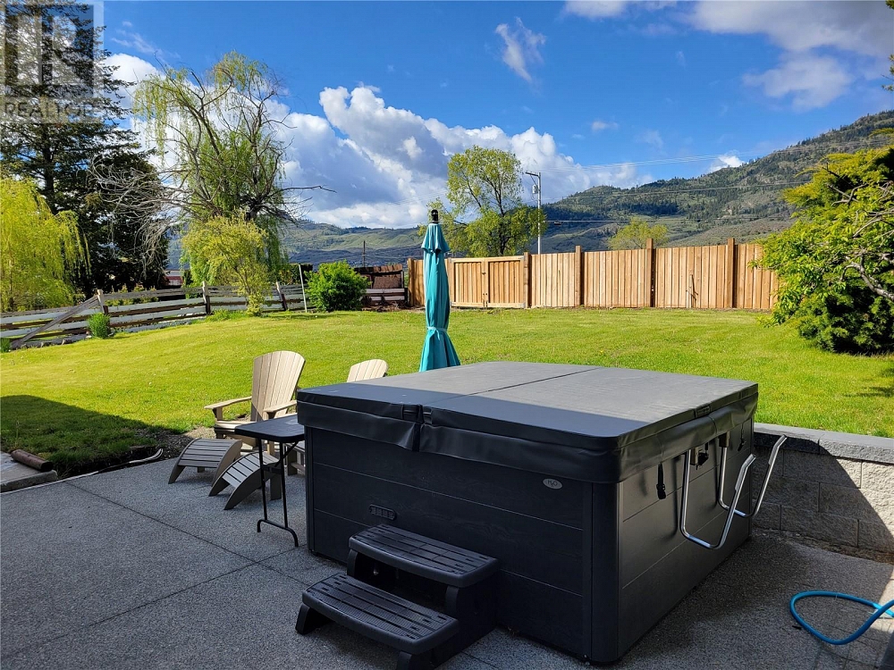 24 Finch Crescent Osoyoos Photo 11