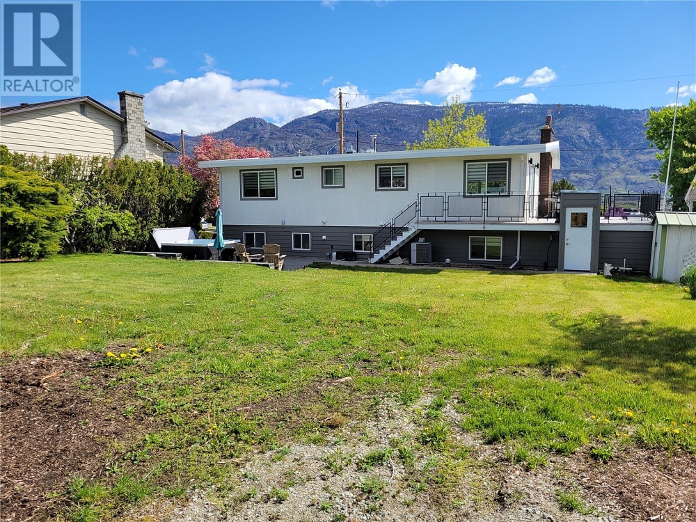 24 Finch Crescent Osoyoos Photo 4