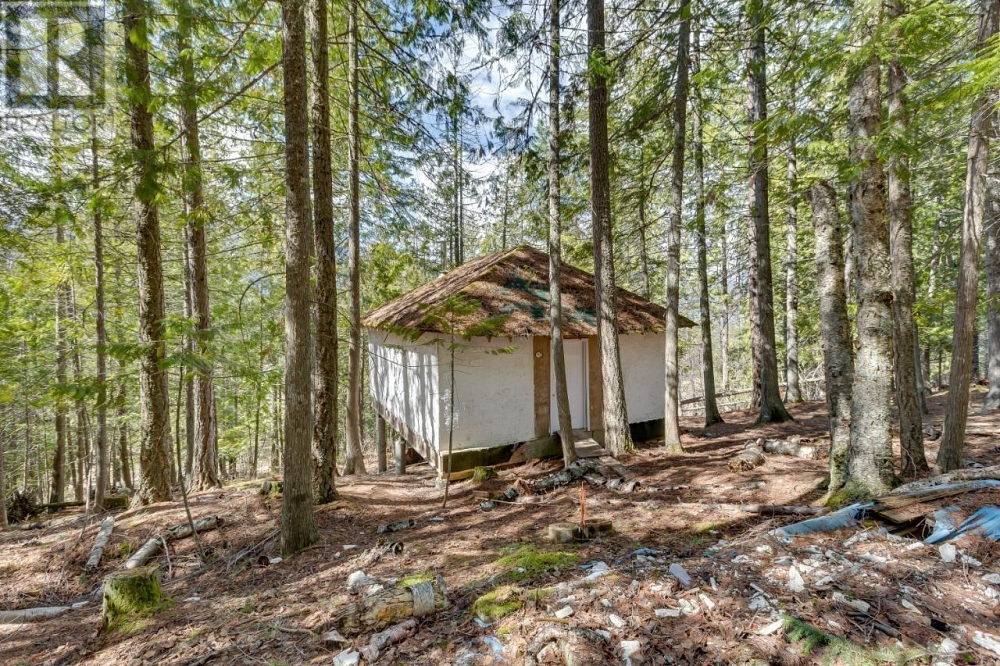 14448 3A Highway Gray Creek Photo 16