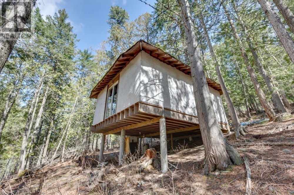 14448 3A Highway Gray Creek Photo 17